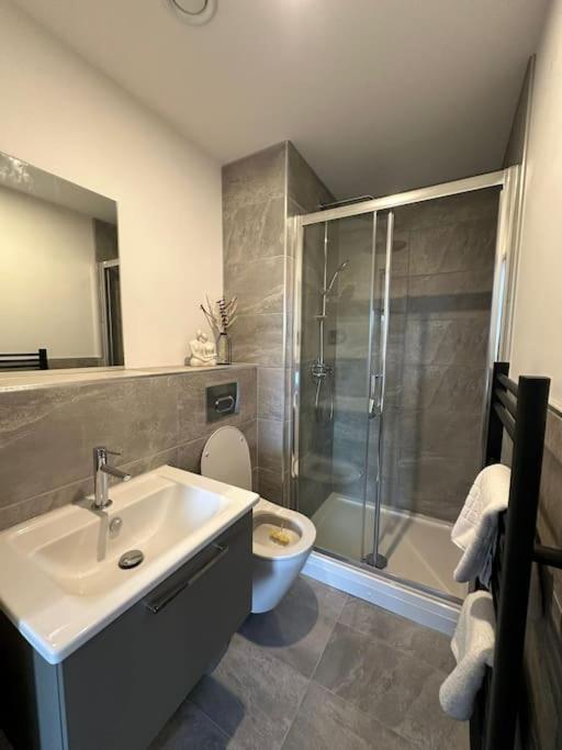 Stylish Central York Apartment Free Parking & Gym מראה חיצוני תמונה