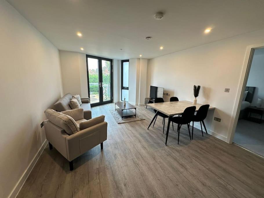 Stylish Central York Apartment Free Parking & Gym מראה חיצוני תמונה