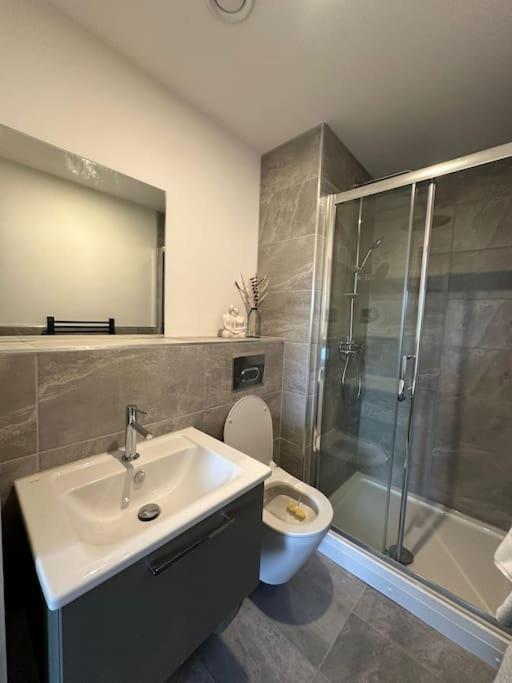 Stylish Central York Apartment Free Parking & Gym מראה חיצוני תמונה